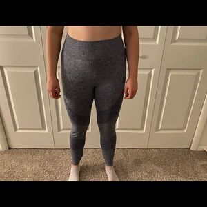 VS Pink workout leggings